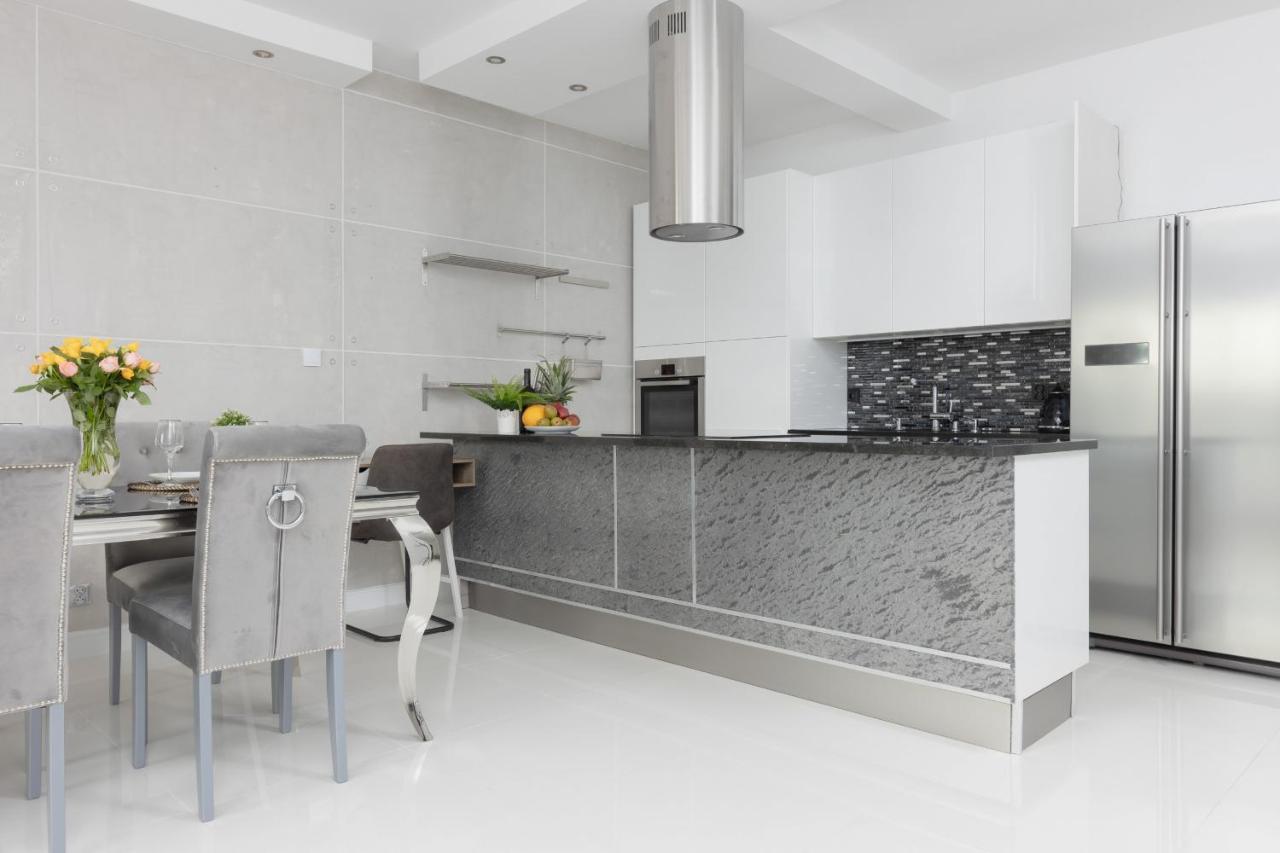 Warsaw Silver Residence By Renters Prestige Exterior photo