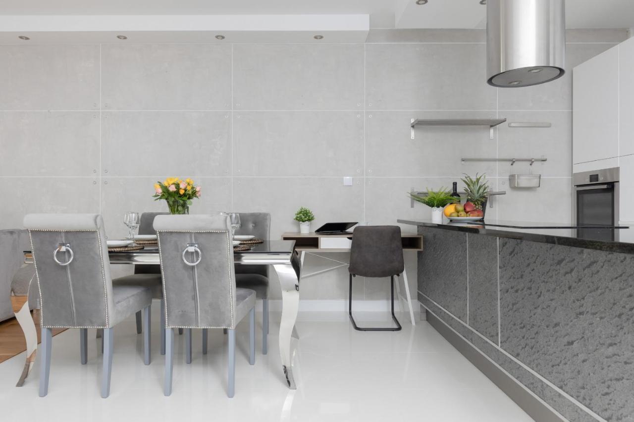 Warsaw Silver Residence By Renters Prestige Exterior photo
