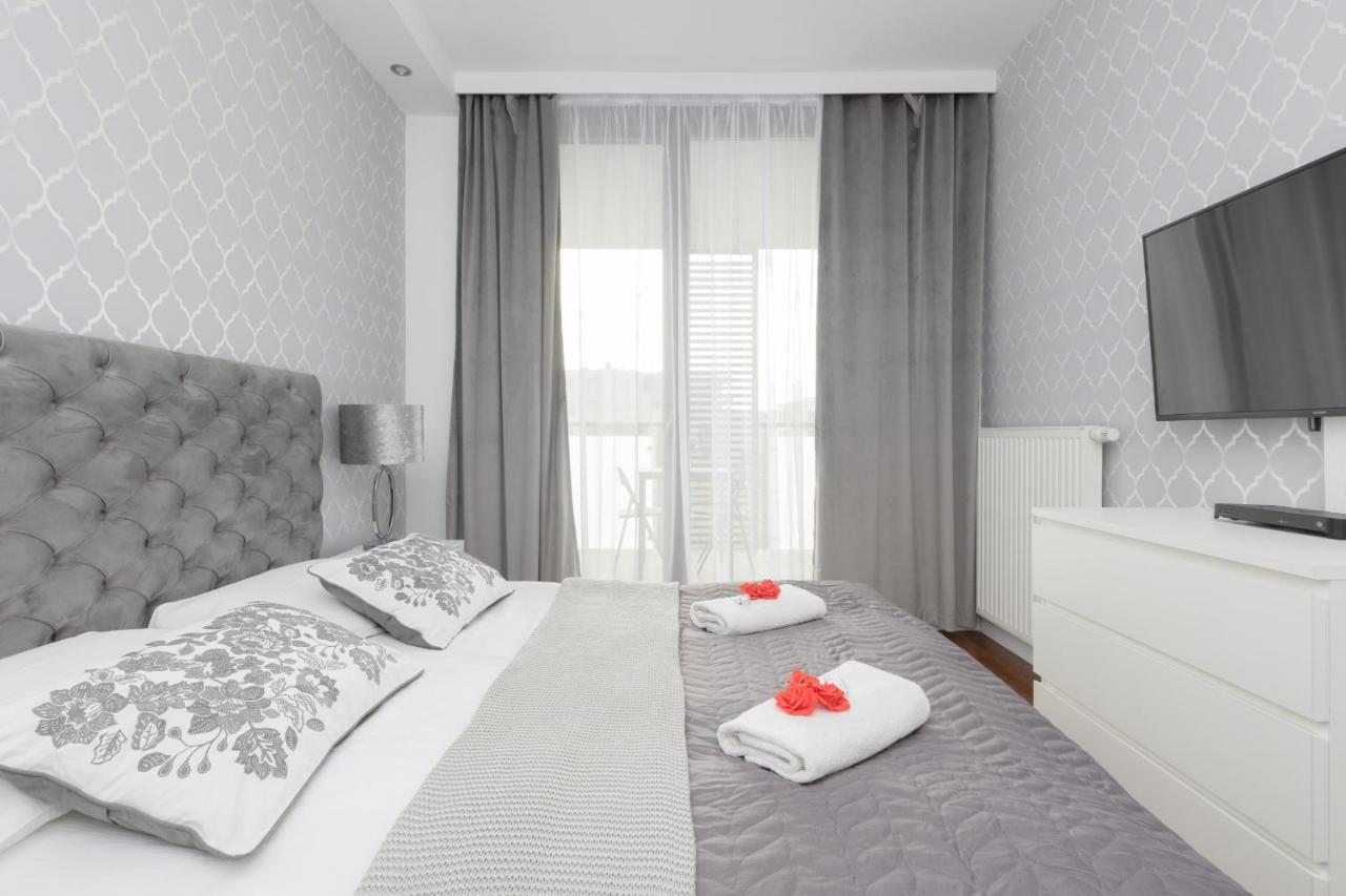 Warsaw Silver Residence By Renters Prestige Exterior photo